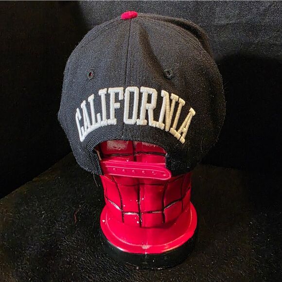 New Era Green and Pink Snapback Cap - Picture 4 of 8